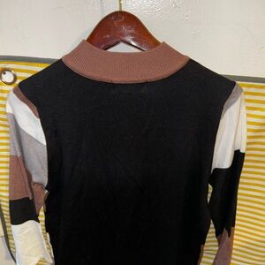 CAROL ROSE COLOR BLOCK LONG SLEEVE SWEATER SIZE M
